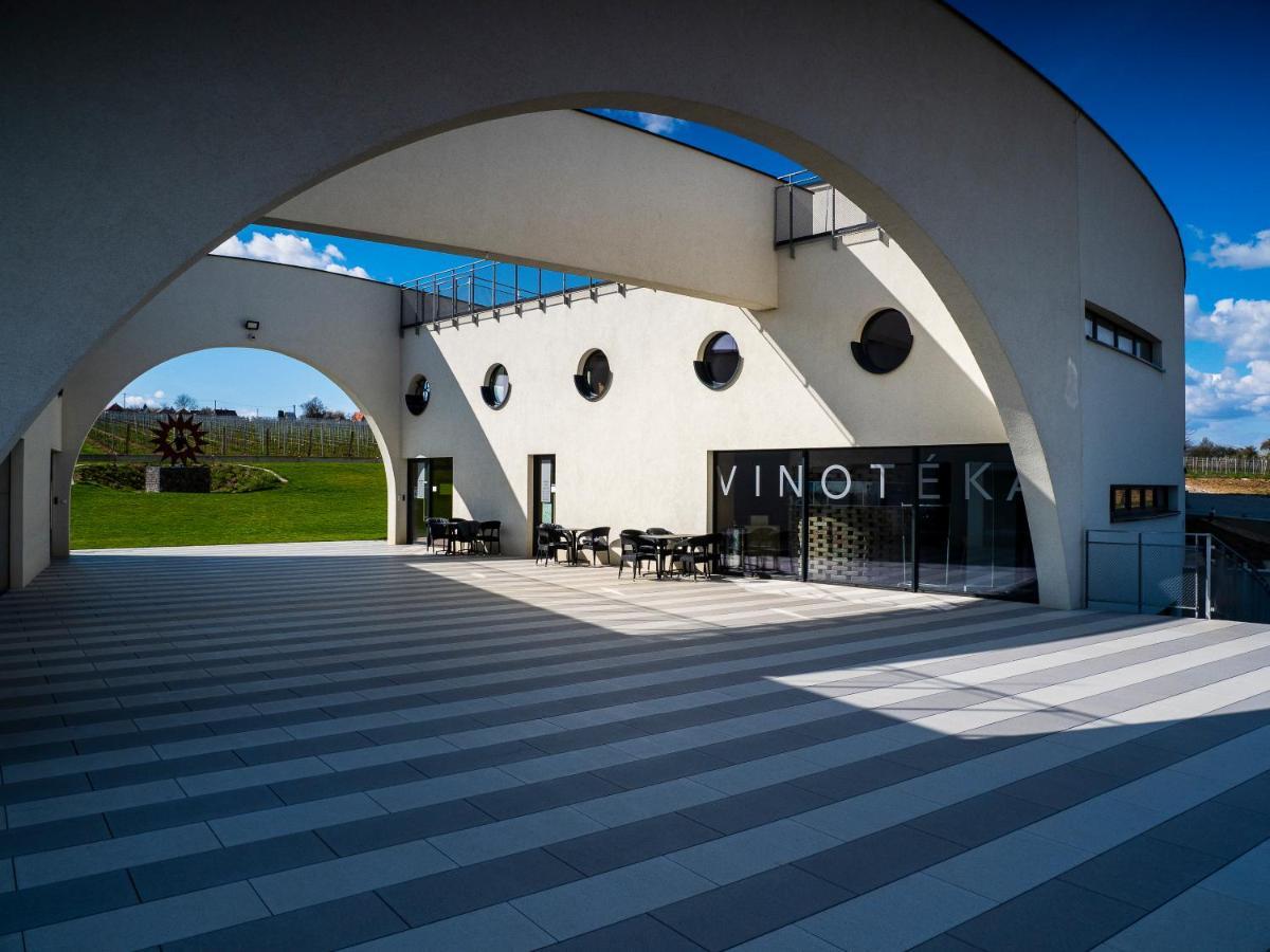 Vinarstvo Predium Vrable Hotel ภายนอก รูปภาพ